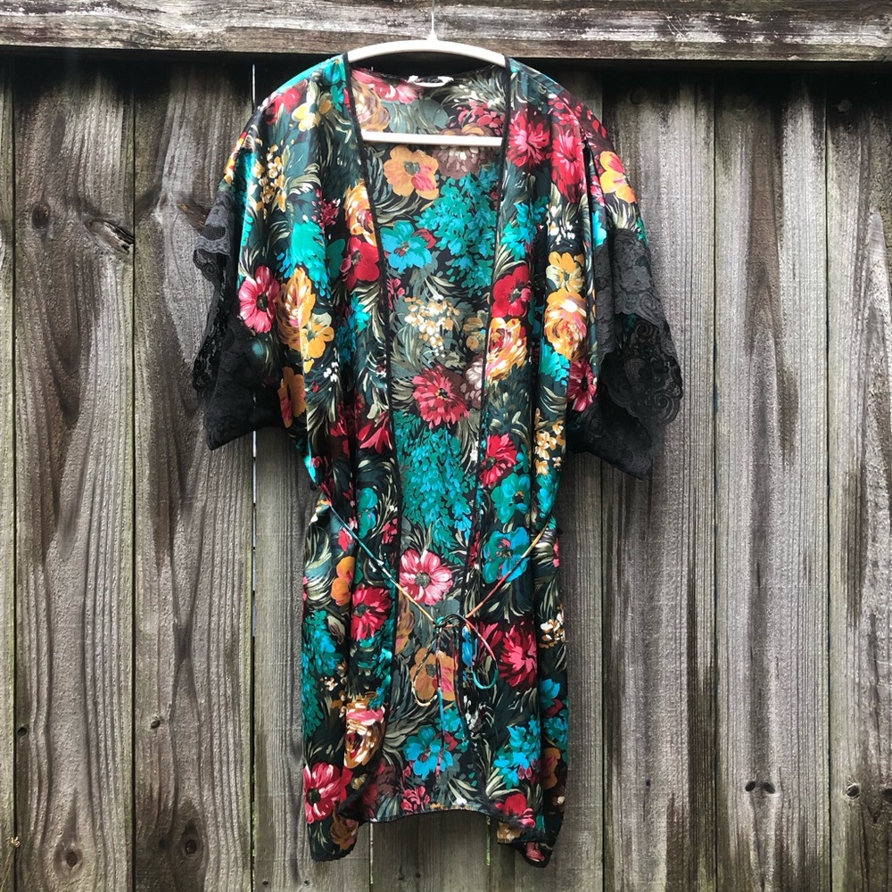 Vintage Val Mode Lingerie Floral Satin Robe Lace Trim Multicolor Oil Painting